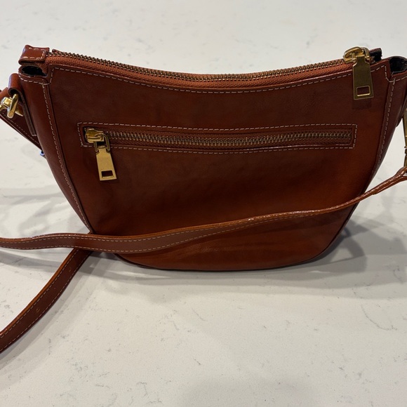 Elegant Brown Leather Crossbody Bag - Picture 2 of 3